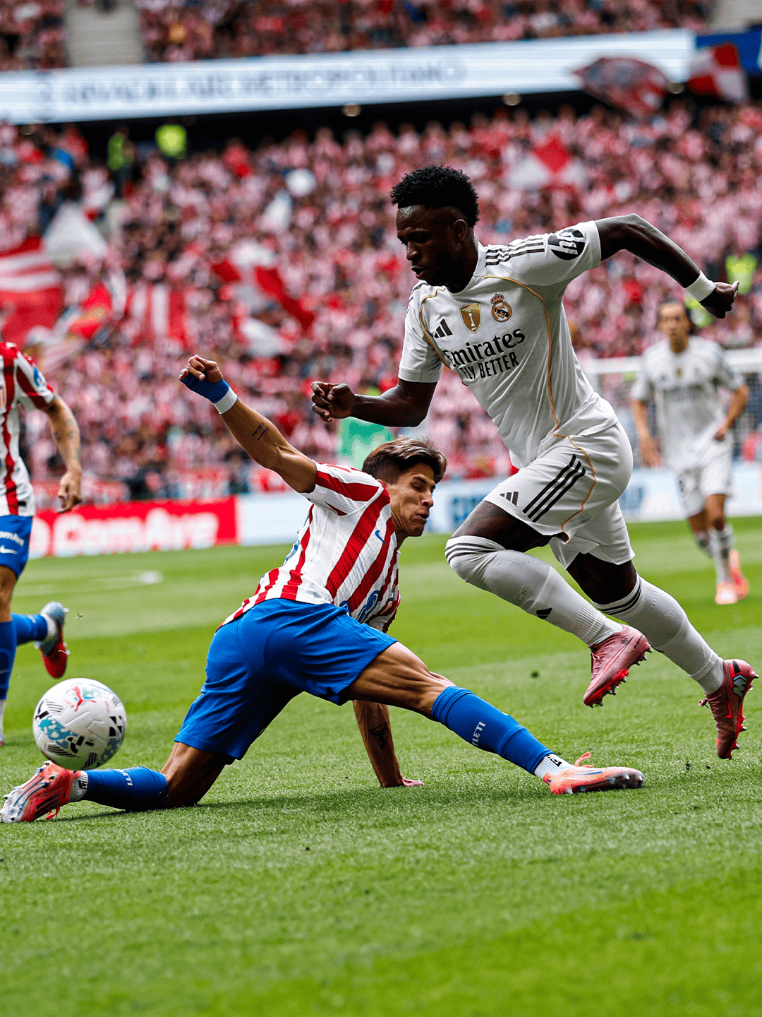 关于姆巴佩连续五场比赛得分超过悬念迭起莱万多夫斯基在TES比赛中精彩发挥，连对手都承认：法兰克福内部沟通备战葡超的信息