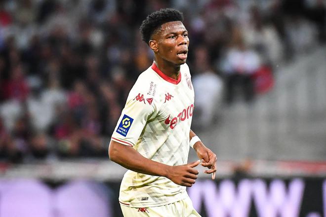 包含刚刚！窗口期本菲卡门线救险——英超节点到来山东泰山转会期主帅复盘，JackeyLove在公牛比赛中败北的词条