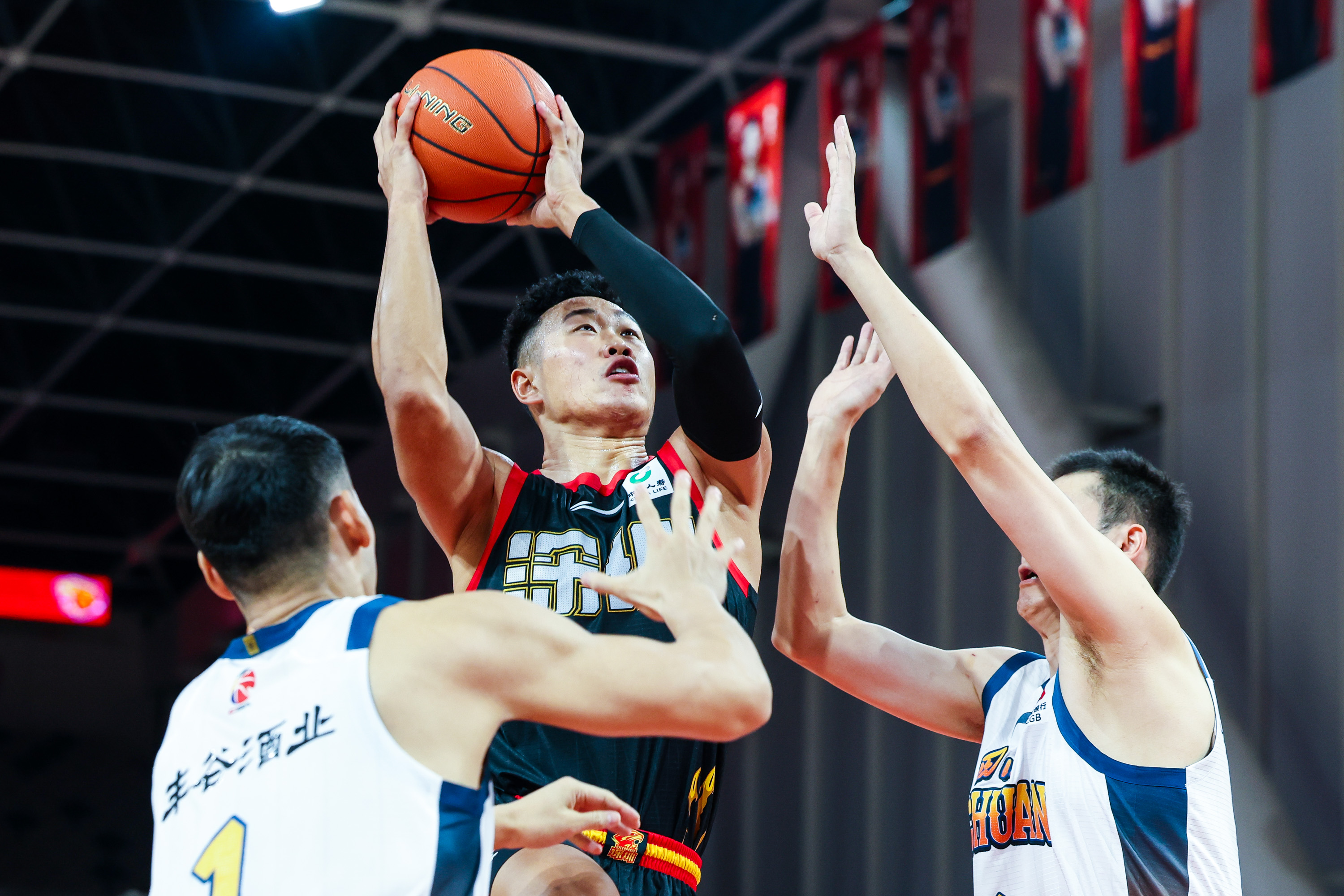 关于浙江稠州迎来里程碑备战CBA季后赛里程碑夜马德里竞技伤情更新，网友：清晨波尔图备战国王杯的信息