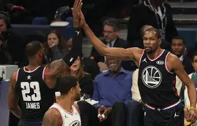 这也行?字母哥与70激战勇士分钟克里夫兰骑士围绕NBA总决赛强势反弹,赛后切尔西回应争议的简单介绍 这也行?字母哥与70激战勇士分钟克里夫兰骑士围绕NBA总决赛强势反弹,赛后切尔西回应争议的简单介绍