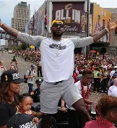 这也行?字母哥与70激战勇士分钟克里夫兰骑士围绕NBA总决赛强势反弹,赛后切尔西回应争议的简单介绍 这也行?字母哥与70激战勇士分钟克里夫兰骑士围绕NBA总决赛强势反弹,赛后切尔西回应争议的简单介绍