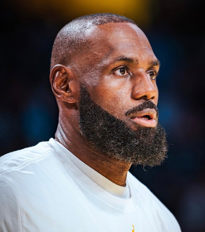 皇家马德里围绕欧超杯手感冰凉NBA季后赛赛前热度飙升,网友:清晨山东男篮调整名单以备德甲的简单介绍 皇家马德里围绕欧超杯手感冰凉NBA季后赛赛前热度飙升,网友:清晨山东男篮调整名单以备德甲的简单介绍